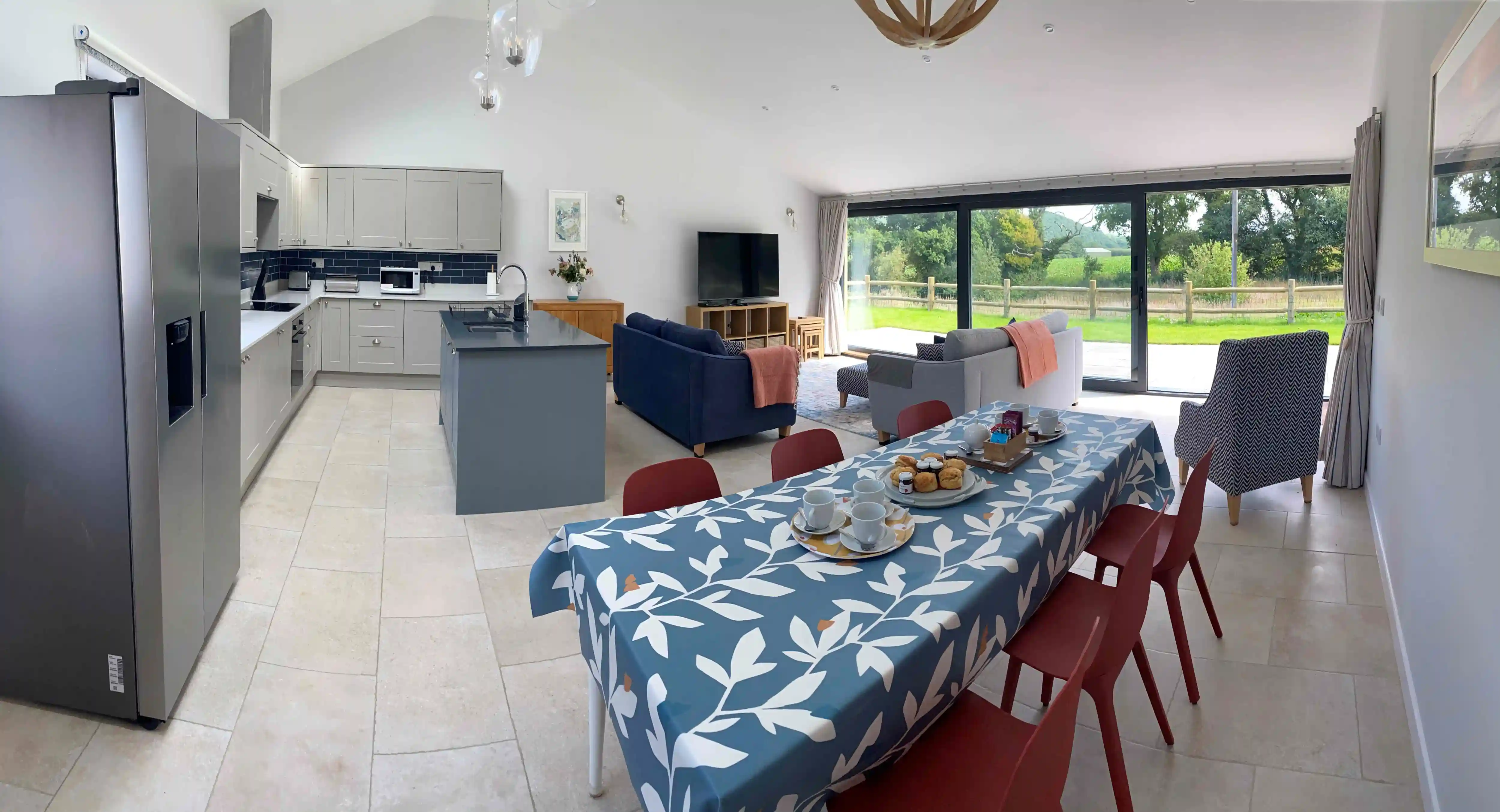 Fully equipped kitchens, Smart Tv/DVD player, Wi-fi and Underfloor heating