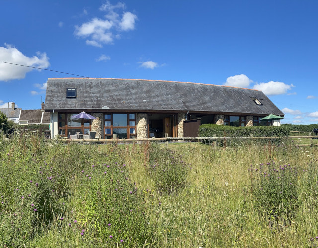 Taw Valley holiday cottage hero image